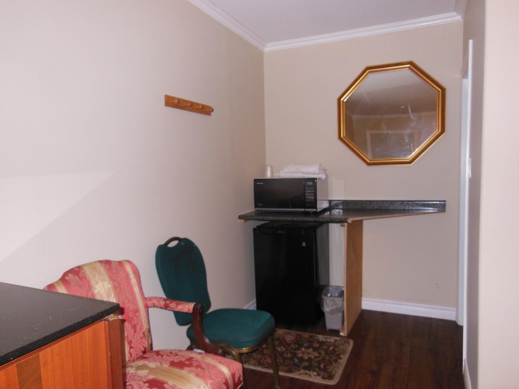 Kent Motel Chatham-Kent Экстерьер фото